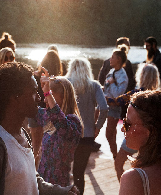 Les co-voyageuses et es co voyageurs ou co travel (cotravelling)